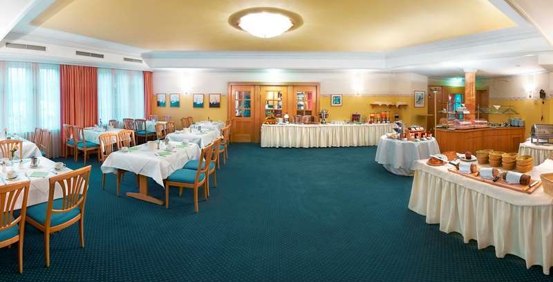 Schwarzwaldhotel Gengenbach Restoran fotoğraf