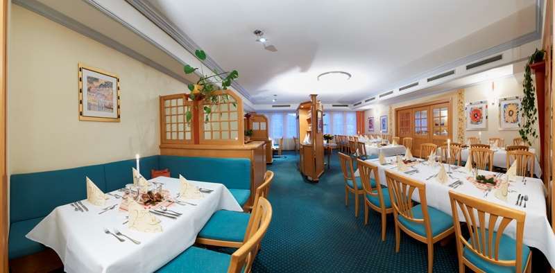 Schwarzwaldhotel Gengenbach Restoran fotoğraf