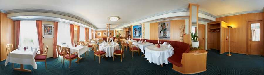 Schwarzwaldhotel Gengenbach Restoran fotoğraf